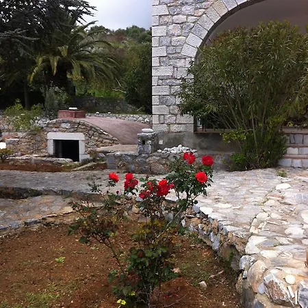 Pyrgos Alevra Πανσιόν Νεόν Οίτιλον