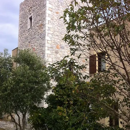 Pyrgos Alevra Πανσιόν *